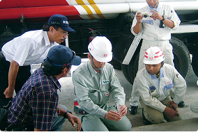 NAFFとの合併調印式